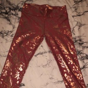Leggings with metallic detail